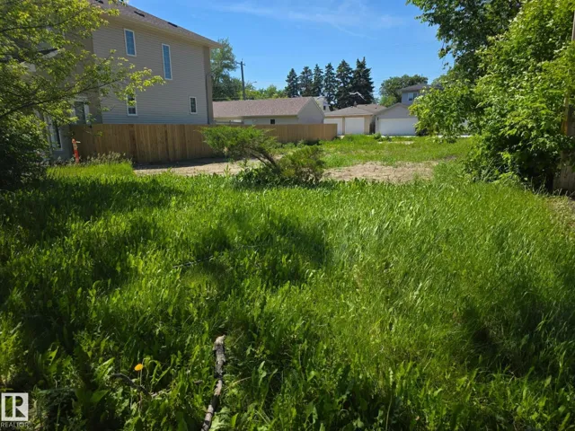 11726 122 ST NW NW, Edmonton, Alberta T5M0C3
