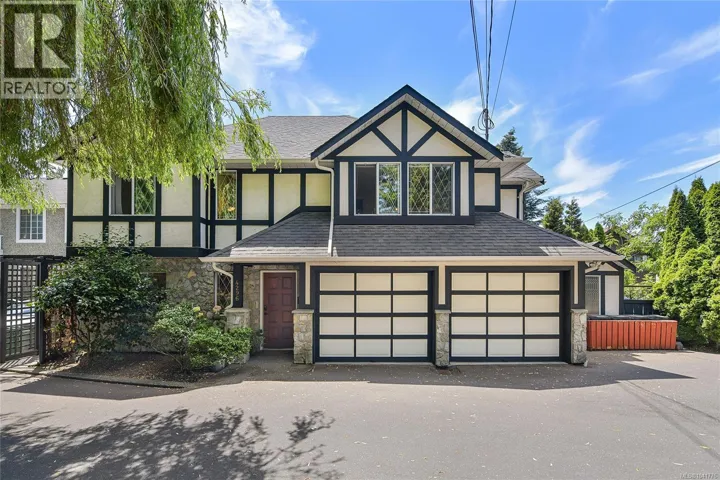 4296 Quadra St, Saanich, British Columbia V8X1L6