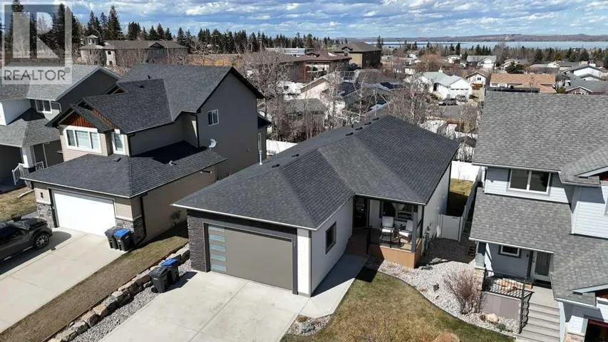 23 Cole Way, Sylvan Lake, Alberta T4S0L6