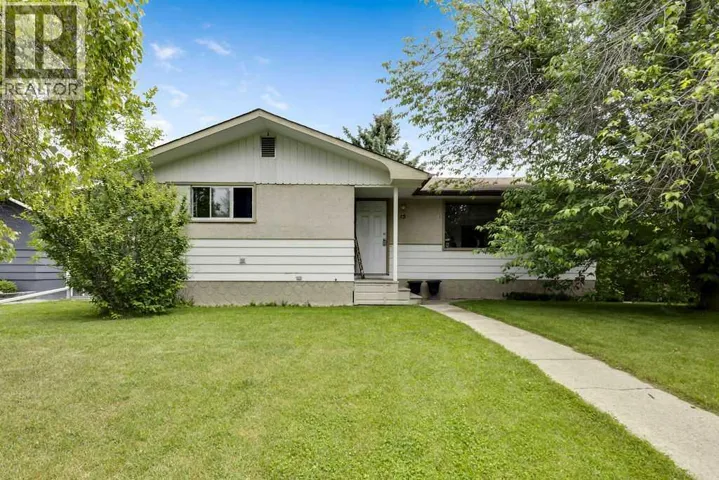 15 Glenway Drive SW, Calgary, Alberta T3E4T7