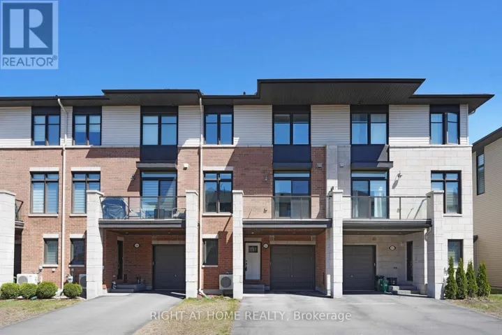 554 LABRADOR CRESCENT, Ottawa, Ontario K1T0R4