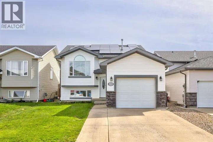 571 Blackfoot Manor W, Lethbridge, Alberta T1K7W4