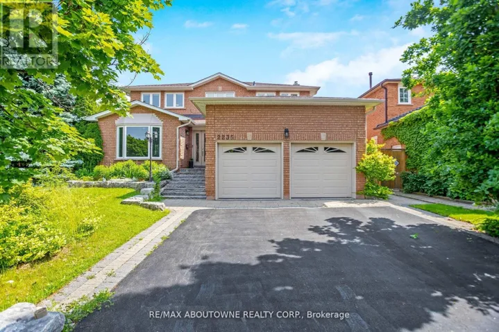 2235 GRENVILLE DRIVE, Oakville (WC Wedgewood Creek), Ontario L6H4W7