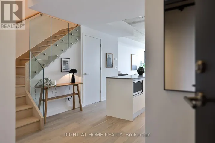 604 - 2720 DUNDAS STREET W, Toronto (Junction Area), Ontario M6P0C3