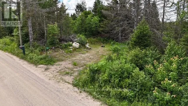 2142 PAPINEAU RD ROAD, Papineau-Cameron (Papineau Cameron), Ontario P0H1V0