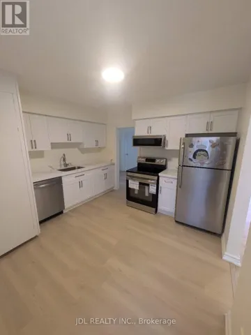 7900 YONGE STREET, Innisfil (Stroud), Ontario L9S1A8