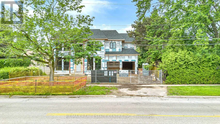 320 WALKERS LINE, Burlington (Roseland), Ontario L7N2C7