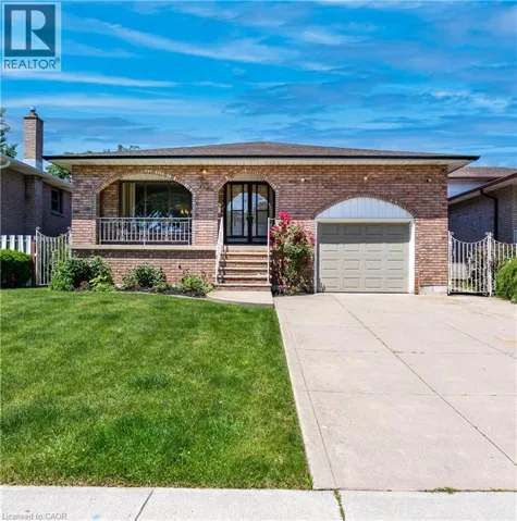 102 MARKSON Crescent, Hamilton, Ontario L8T4W4