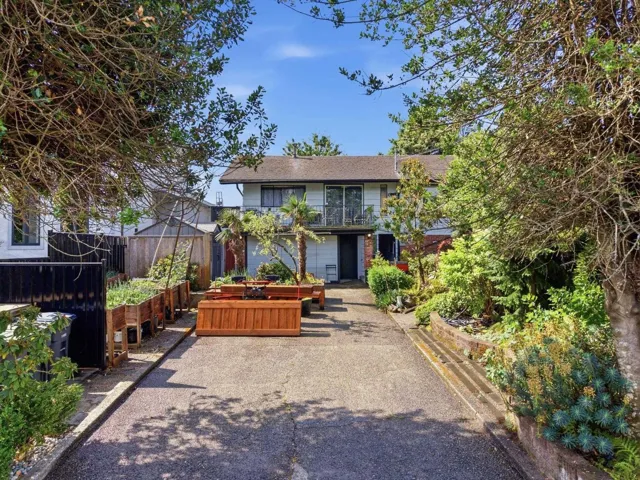 12222 100 AVENUE, Surrey, British Columbia V3V2X1
