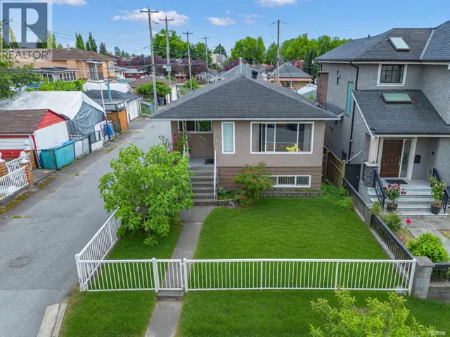 1972 E 51ST AVENUE, Vancouver, British Columbia V5P1V9