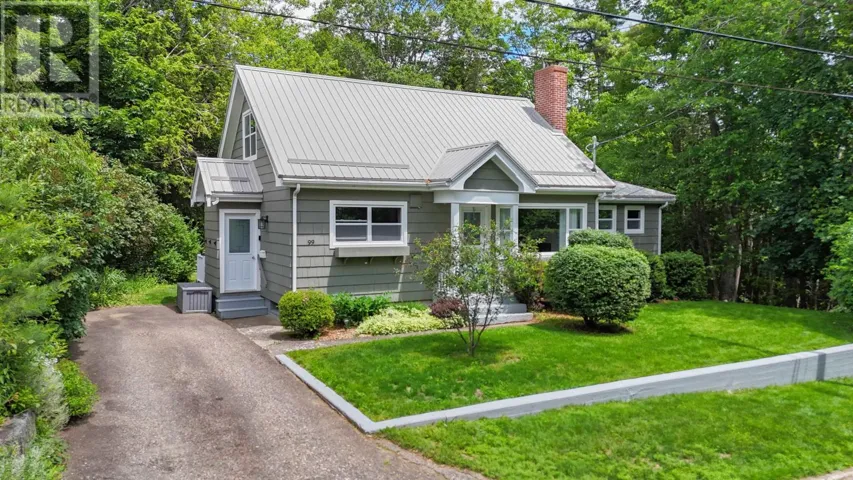 99 WALNUT Street, Bridgewater, Nova Scotia B4V1L7