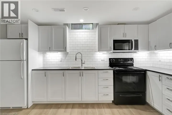 43 HOLM Street Unit# LOWER, Cambridge, Ontario N3C3N3