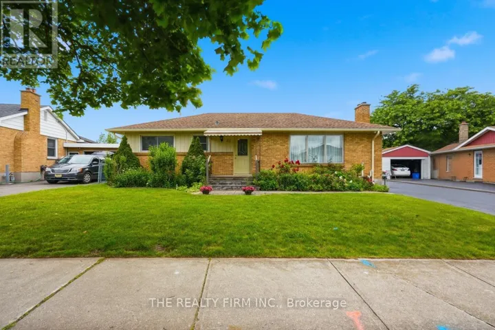 23 FRONTENAC ROAD, London South (South T), Ontario N5Z3X8