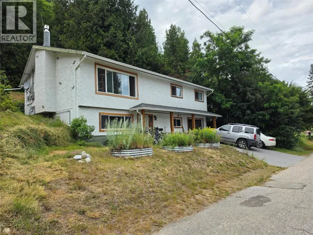 2436 11th Avenue, Castlegar, British Columbia V1N3A9