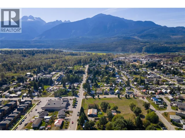 419 Edward Street, Revelstoke, British Columbia V0E2S0