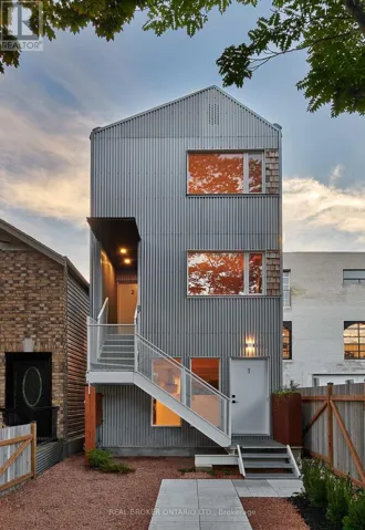 MAIN - 278 CAMPBELL AVENUE, Toronto (Dovercourt-Wallace Emerson-Junction), Ontario M6P3V6