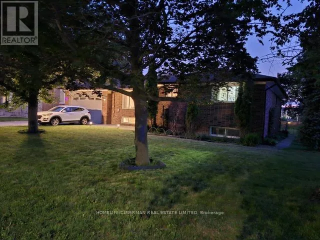 92 BOND CRESCENT, Richmond Hill (Oak Ridges), Ontario L4E3K7