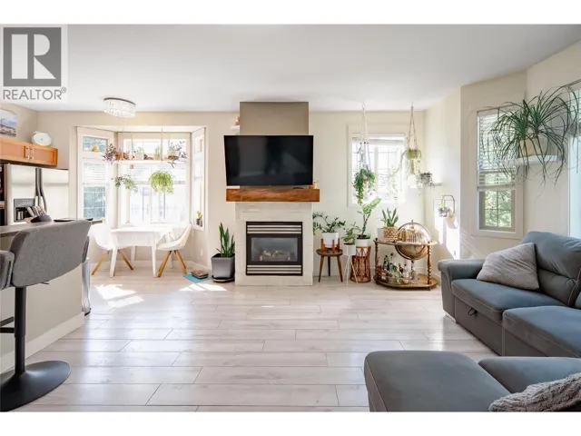 952 Lawson Avenue Unit# 101, Kelowna, British Columbia V1Y6T1