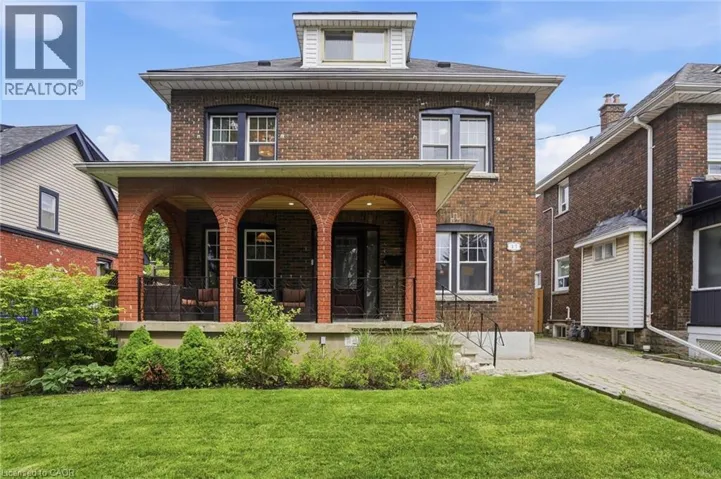 17 TUXEDO Avenue S, Hamilton, Ontario L8K2R7