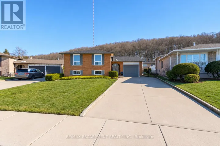 B - 134 MARCELLA CRESCENT, Hamilton (Gershome), Ontario L8K6G3