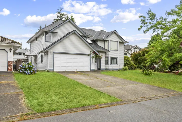 9335 152A STREET, Surrey, British Columbia V3R0E6