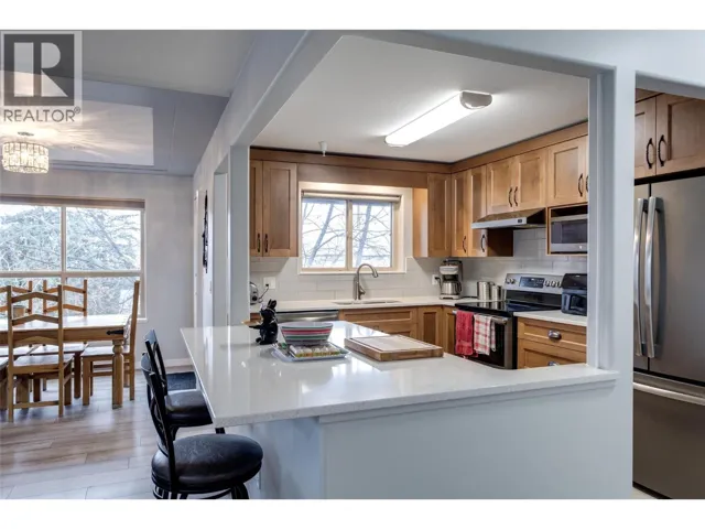 2130 Vasile Road Unit# 302, Kelowna, British Columbia V1Y6H5