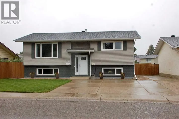 64 Rossmere Avenue SE, Medicine Hat, Alberta T1B2V4