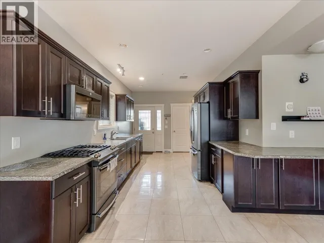625 11TH Avenue Unit# 6, Castlegar, British Columbia V1N1J7