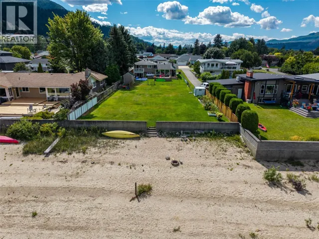329 & 331 Lakeshore Drive, Chase, British Columbia V0E1M0