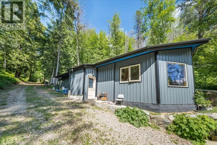 1385 Pass Creek Road, Castlegar, British Columbia V1N4S2