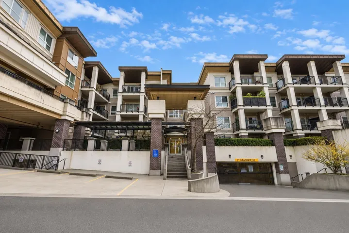 114 9655 KING GEORGE BOULEVARD, Surrey, British Columbia V3T0C7