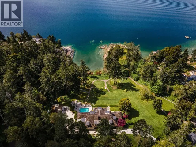 605 Senanus Dr, Central Saanich, British Columbia V8M1S6