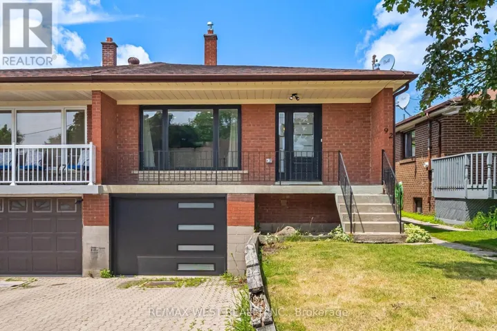 92 ARCHIBALD STREET, Brampton (Brampton West), Ontario L6X1L9