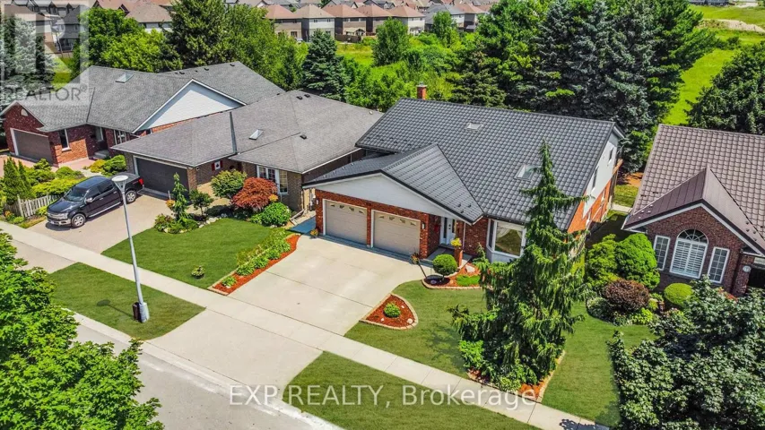 155 JOHN DAVIES DRIVE, Woodstock (Woodstock - North), Ontario N4T1N1
