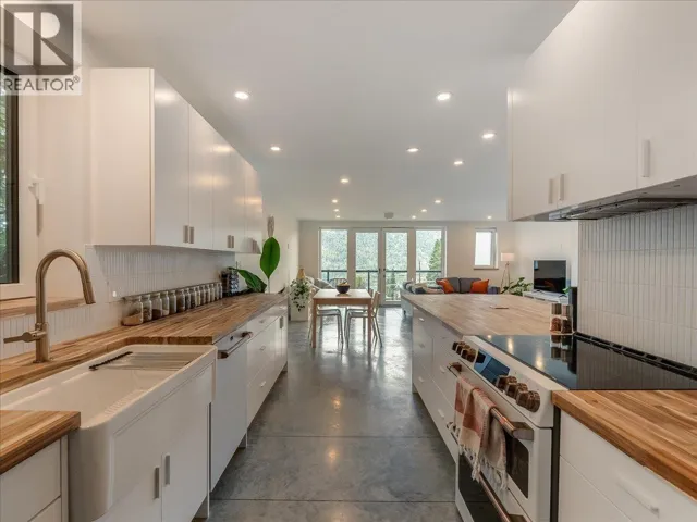 616 RICHARDS Street Unit# A, Nelson, British Columbia V1L5K5