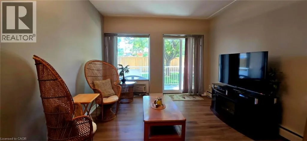 10 S WOODMAN Drive S Unit# 108, Hamilton, Ontario L8K4E1