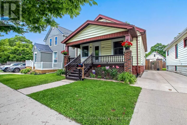 224 HARKNESS STREET, Sarnia, Ontario N7T3H4