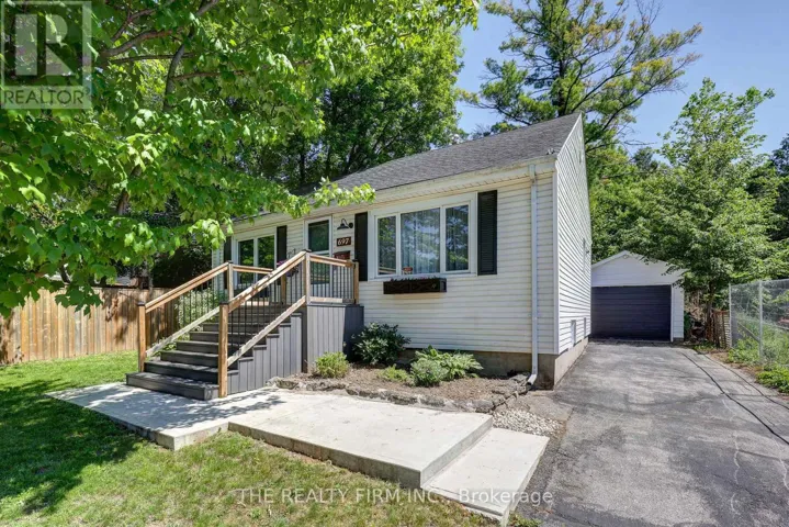 697 VICTORIA STREET, London East (East B), Ontario N5Y4C3