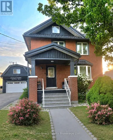 7 FIDLER AVENUE, Woodstock (Woodstock - North), Ontario N4S7J1