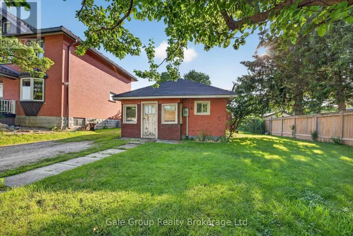 15 FIDLER AVENUE, Woodstock (Woodstock - North), Ontario N4S7J1