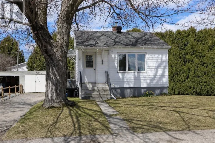 238 Seventh Avenue, Lively, Ontario P3Y1M5