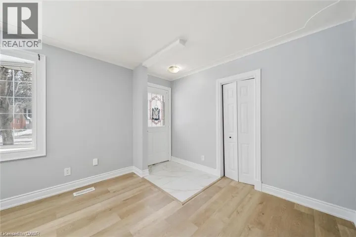 40 DONALDA Street, Kitchener, Ontario N2B3G5