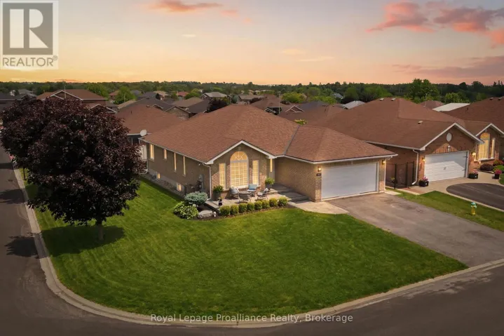 15 CHELSEA CRESCENT, Belleville (Thurlow Ward), Ontario K8N4Z5