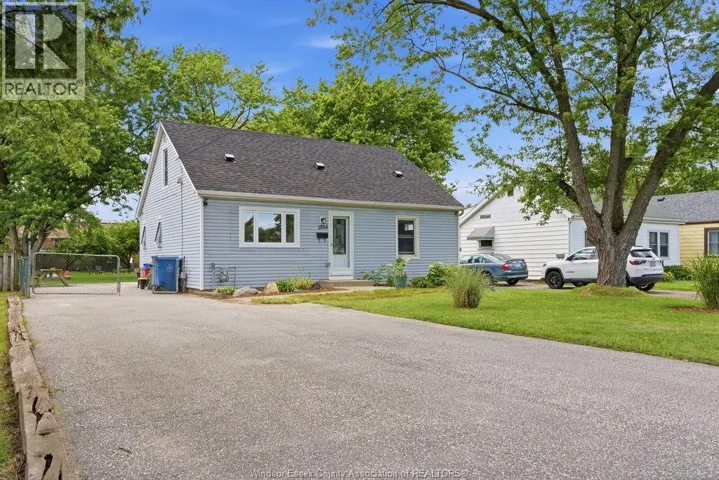 1305 SHAWNEE ROAD, Tecumseh, Ontario N8N1R8