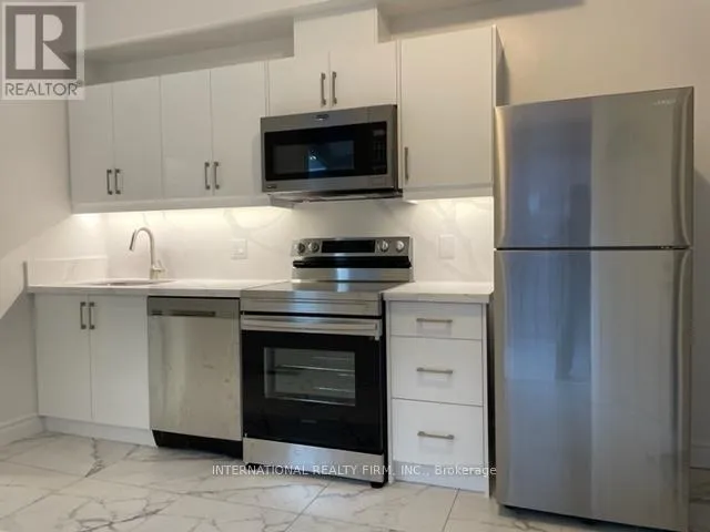 106 LONDON STREET, Toronto (Annex), Ontario M6G1N5