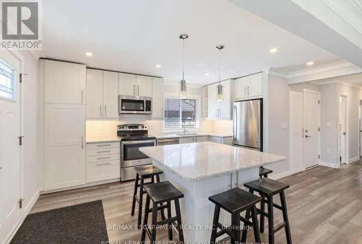 UPPER UNIT - 1266 ROYAL DRIVE W, Burlington (Mountainside), Ontario L7P2G4