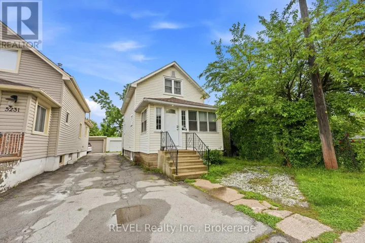 5227 KITCHENER STREET, Niagara Falls (Clifton Hill), Ontario L2G1B4
