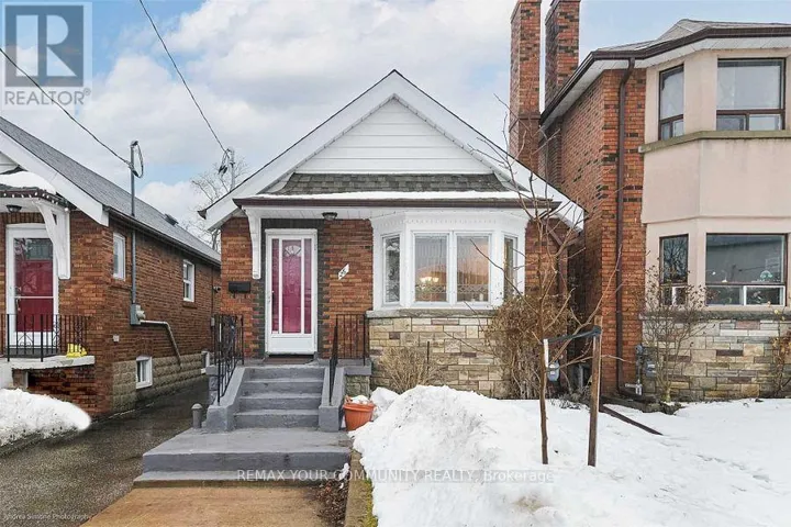 26 ELMSDALE ROAD W, Toronto (East York), Ontario M4J3M4