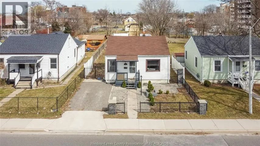 744 MCDOUGALL STREET, Windsor, Ontario N9A1L8
