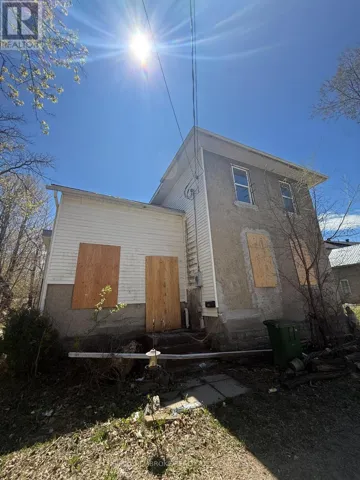502 MARTIN STREET, Pembroke, Ontario K8A3J3